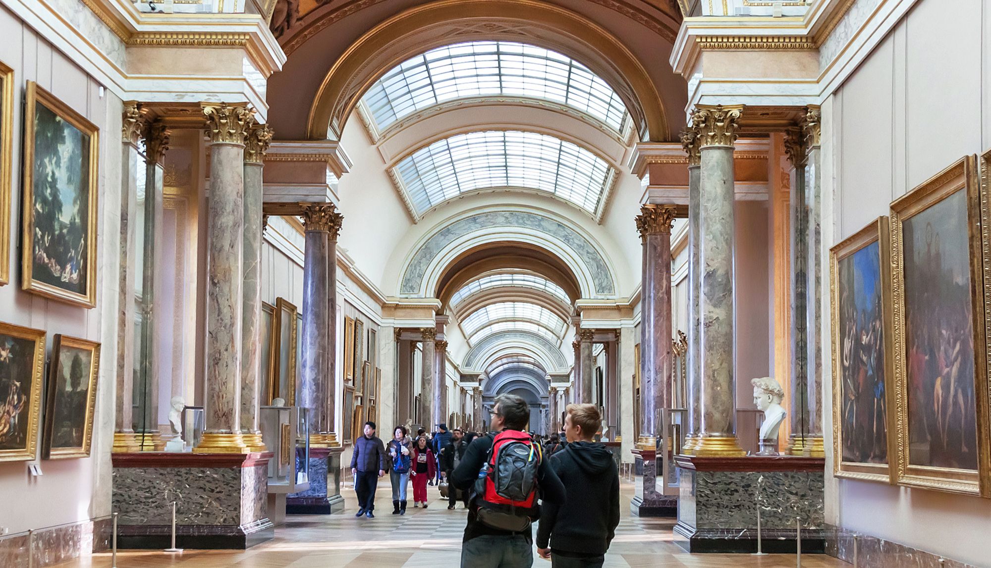 Intimate Guided Tour of the Louvre Museum with Priority