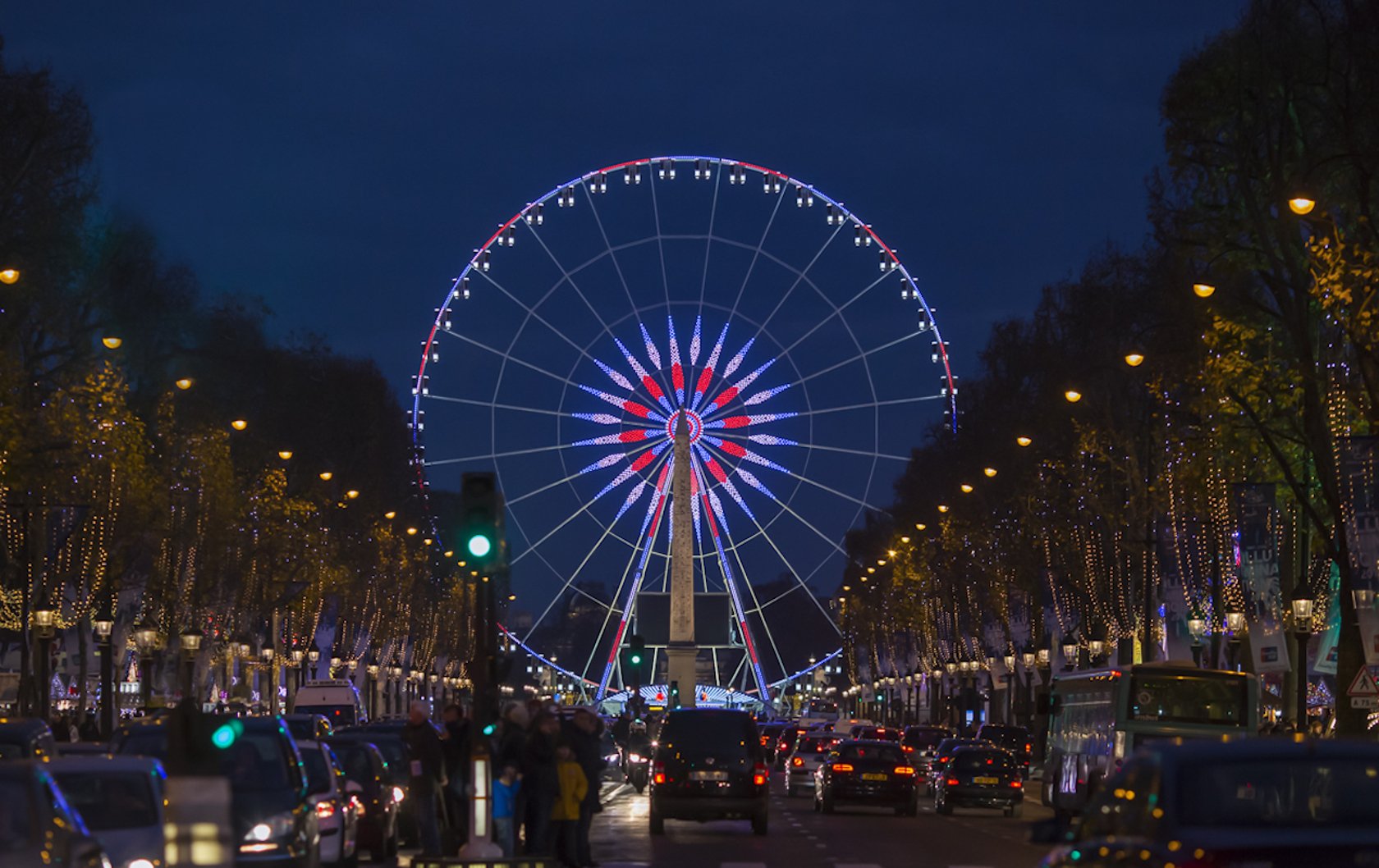 Christmas In Paris On 2023 Tis The Season Here's How to Spend a Magical Christmas In Paris