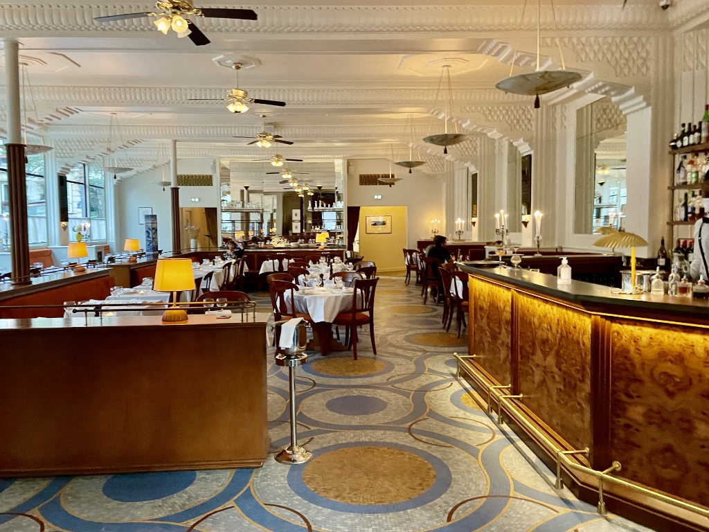 Review of the Hôtel Rochechouart restaurant Paris Update