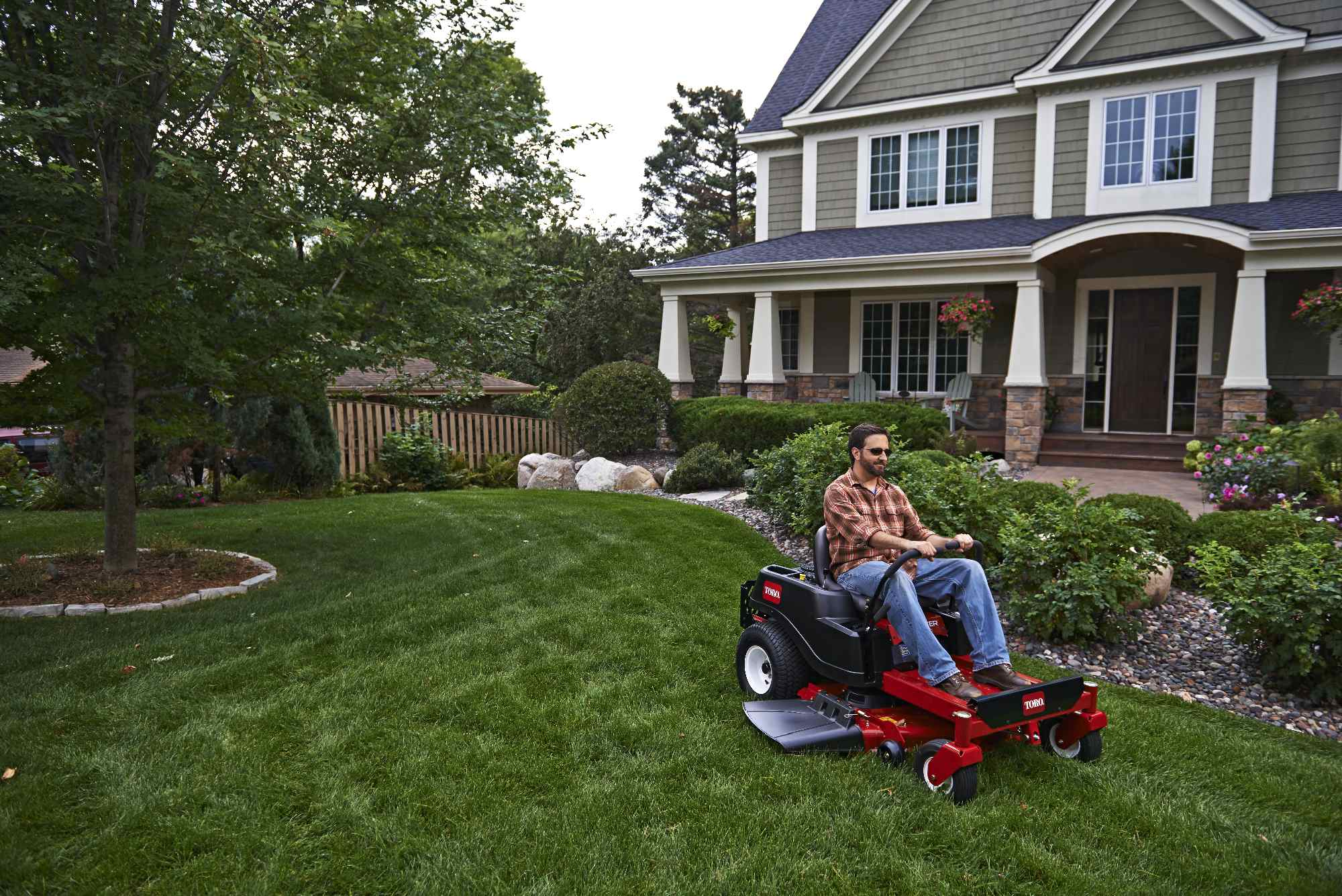 Toro TimeCutter ZS 3200S 32 inch Ride-on Mower | Efficient