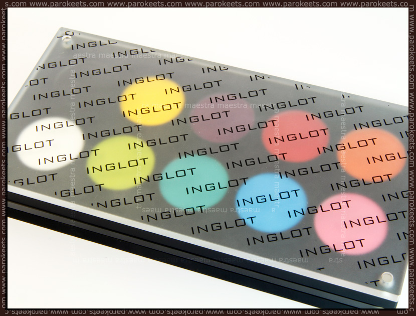 Review and swatches Inglot Freedom System Eyeshadows round (Maestra's crazy palette)