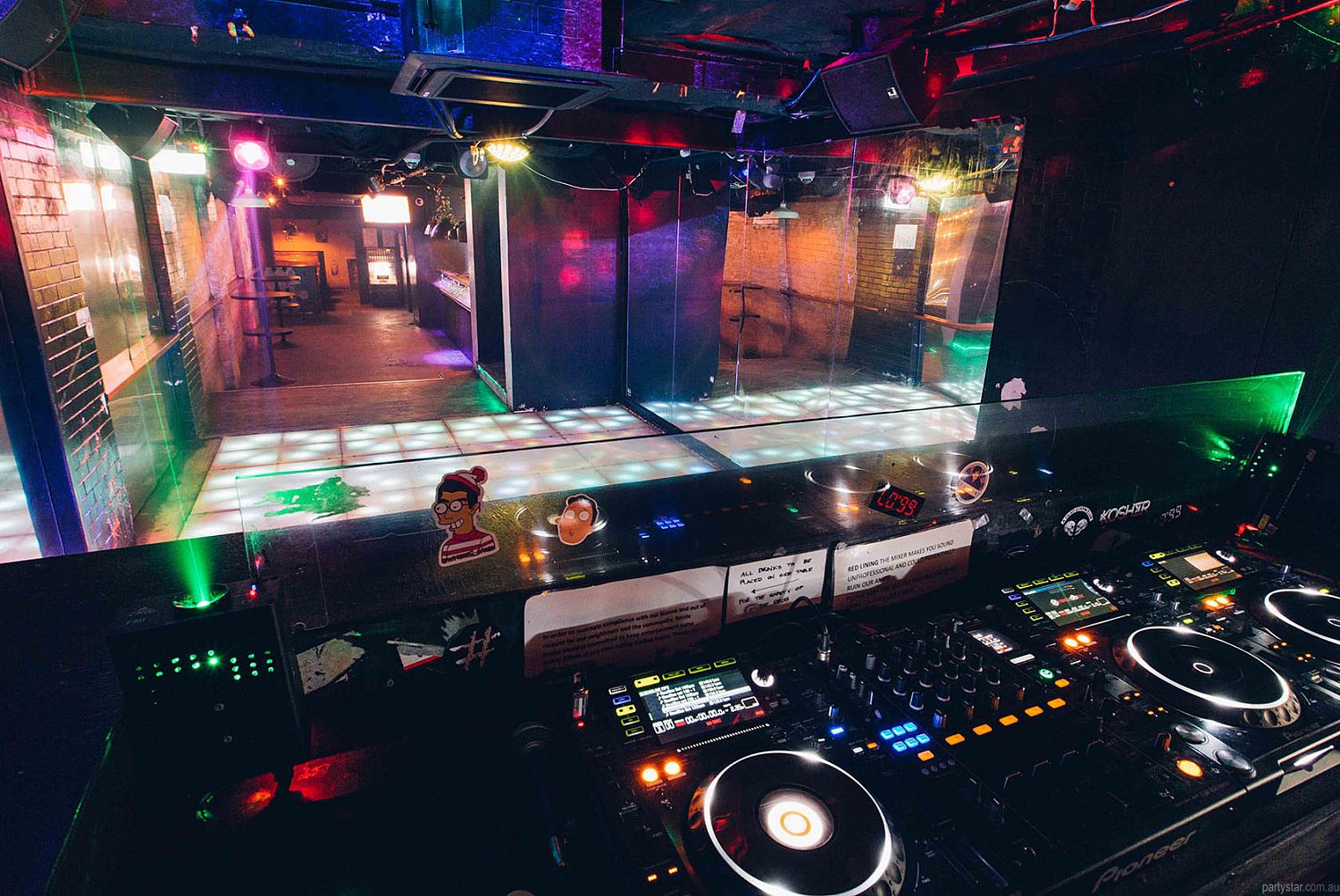 Rattle Snake Motel (Entire Upstairs) in Coolangatta, Gold Coast