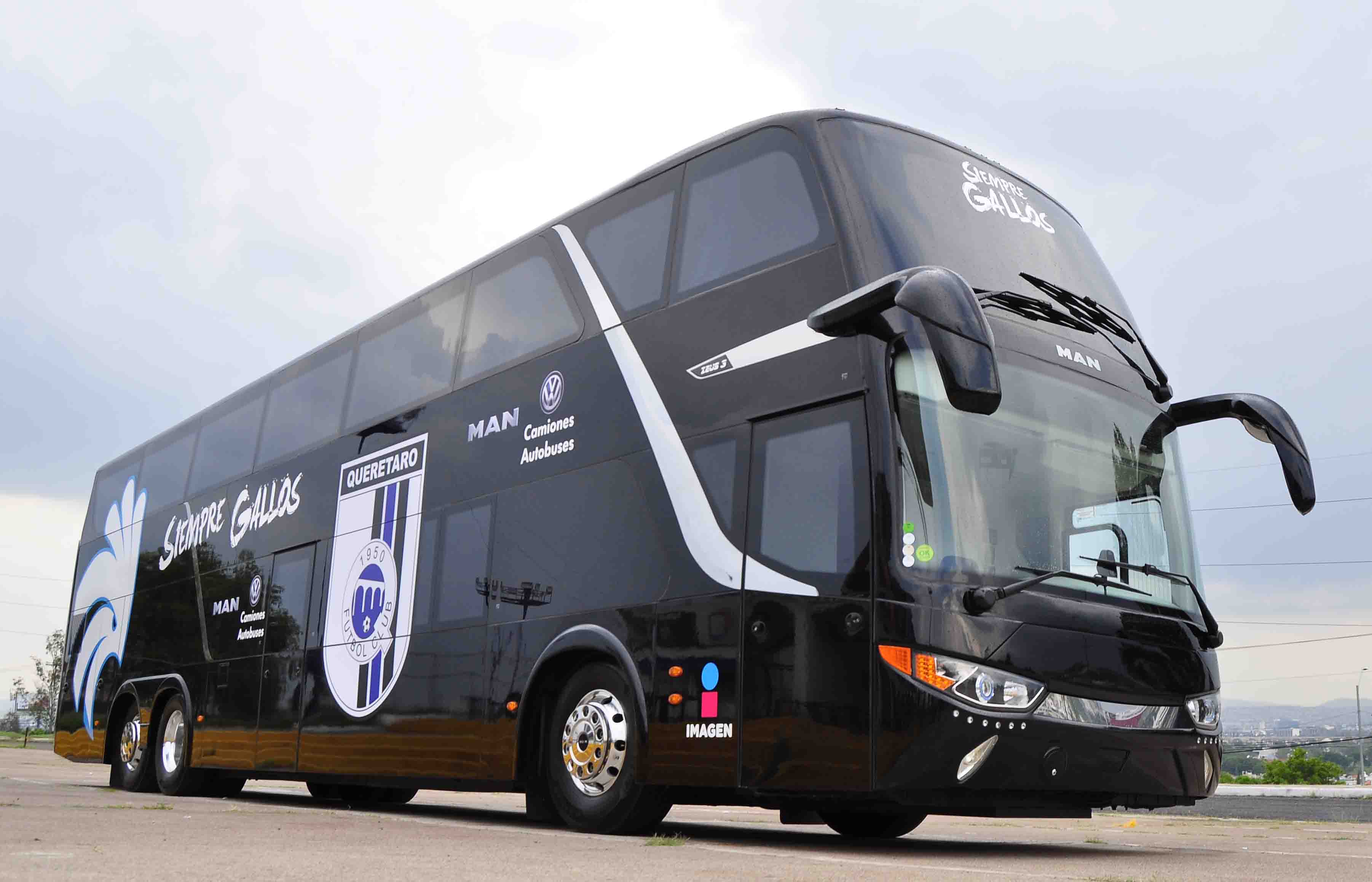 ESTRENAN GALLOS BLANCOS DE QUERÉTARO AUTOBÚS DE LUJO DE MAN TRUCK & BUS