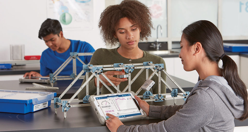 Thinking Like an Engineer: An Active Learning Approach