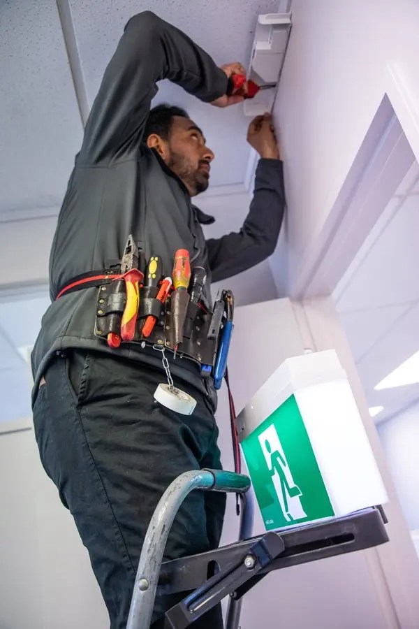 What to do if there is a power cut in your building PASLR