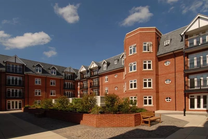 ROYAL SWAN QUARTER, LEATHERHEAD, KT22 Patrick Gardner