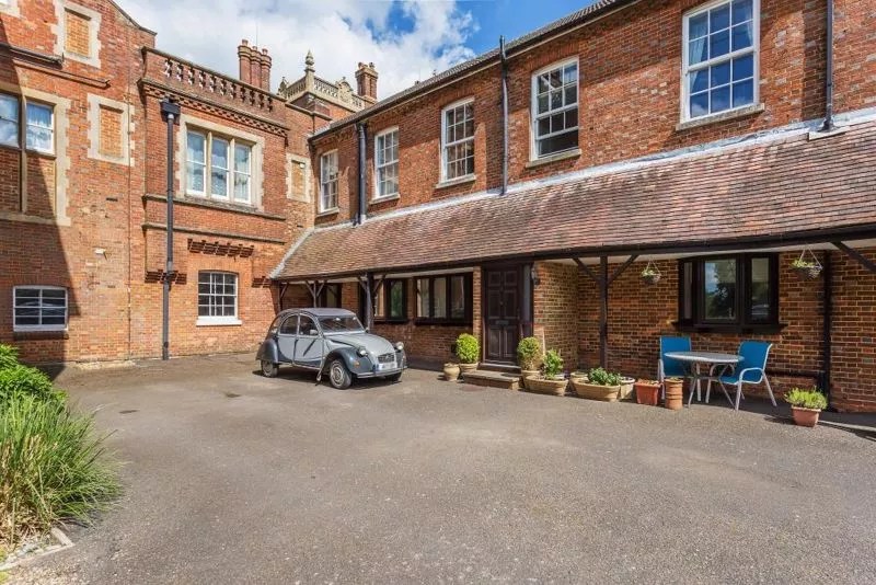 CAPEL, RH5 Patrick Gardner