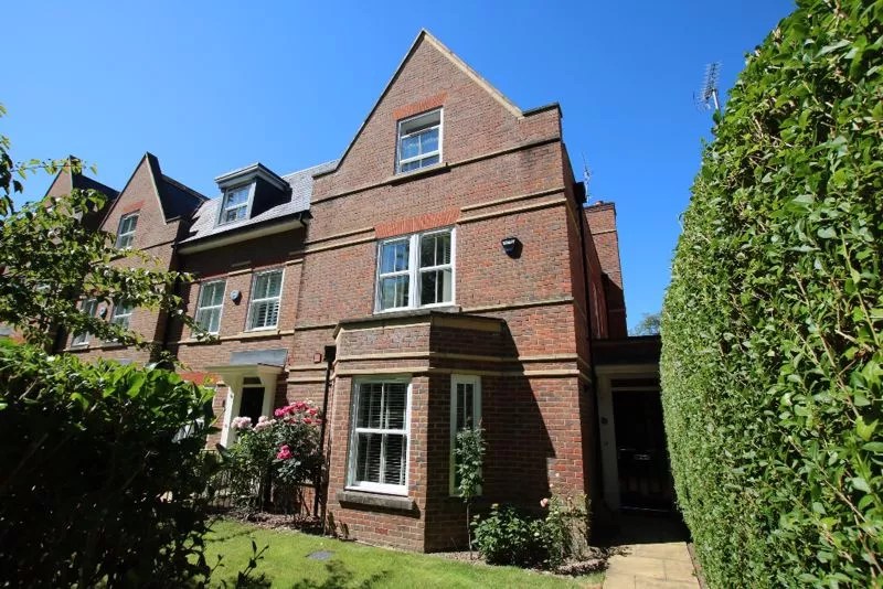 SOUTH LEATHERHEAD, KT22 Patrick Gardner