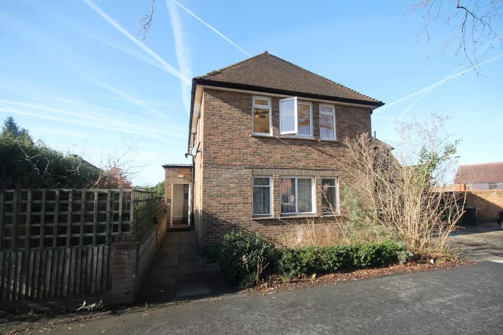 CHURCH STREET, LEATHERHEAD, KT22 Patrick Gardner