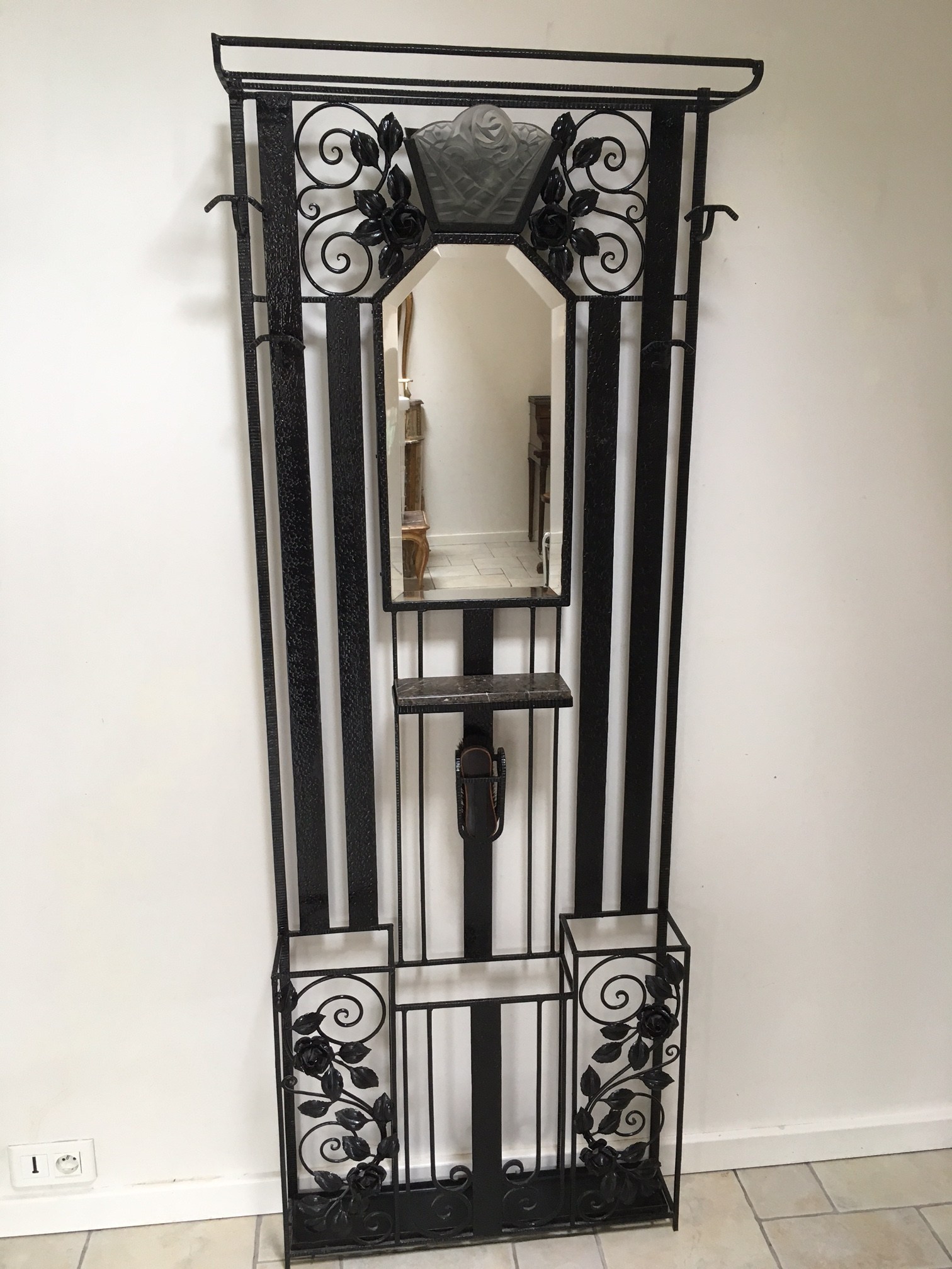 Porte Manteau En Fer Avec Miroir —