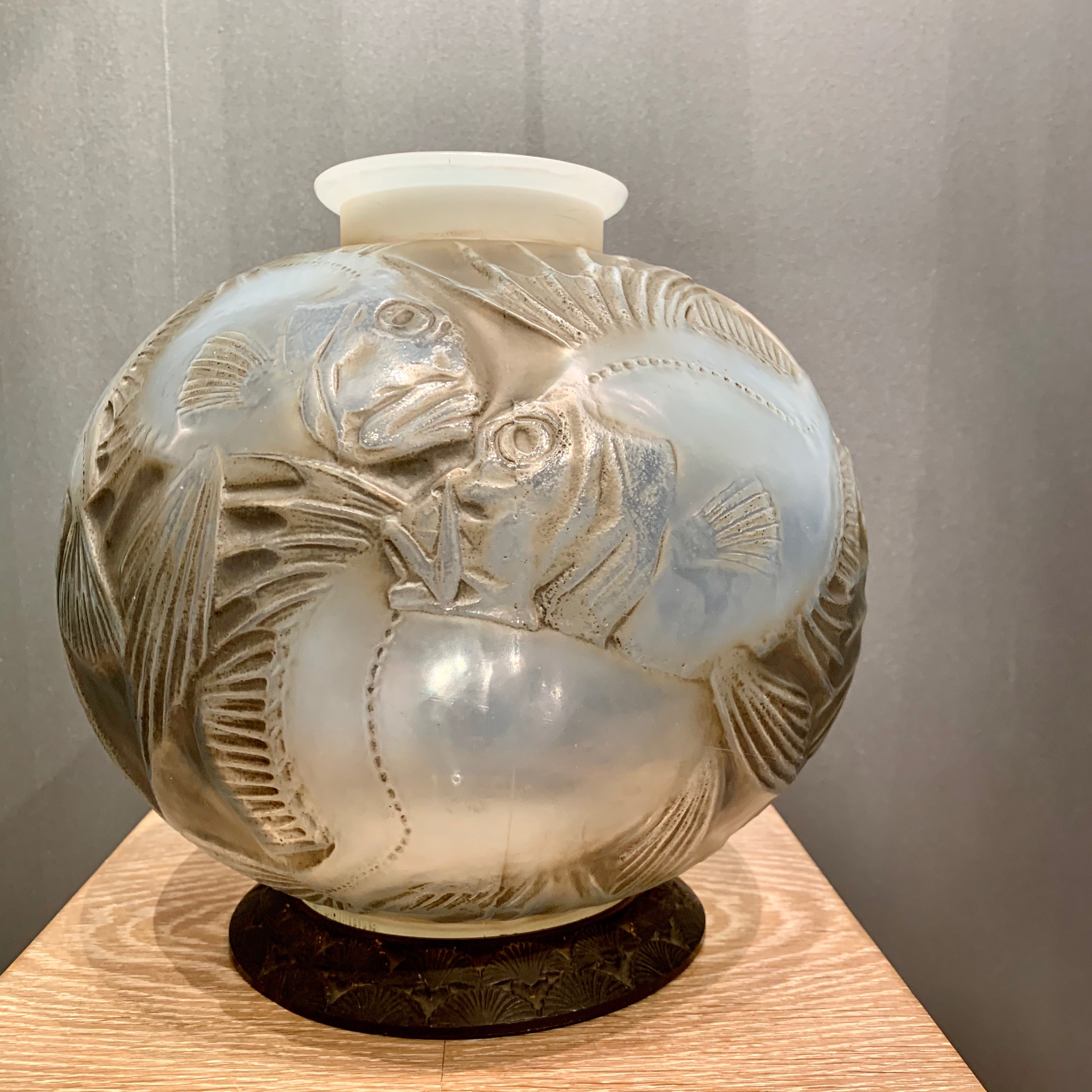 vase poissons de R.Lalique. Paul Bert Serpette