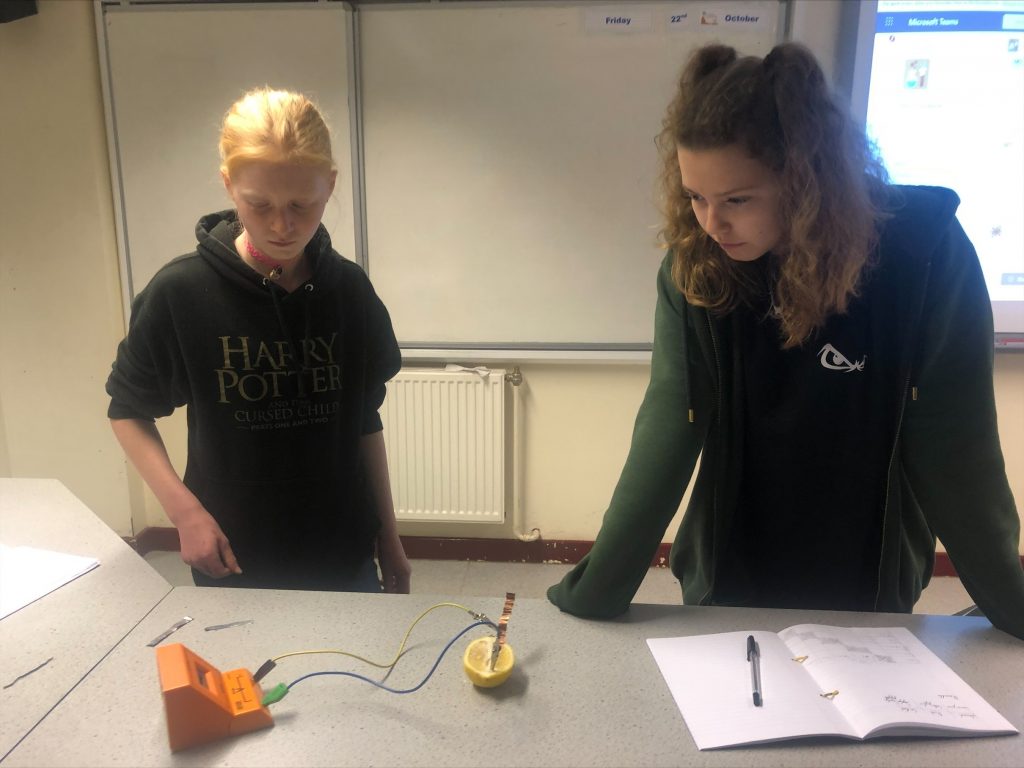 Building lemon clocks in Science! Paulet High School & 6th Form College