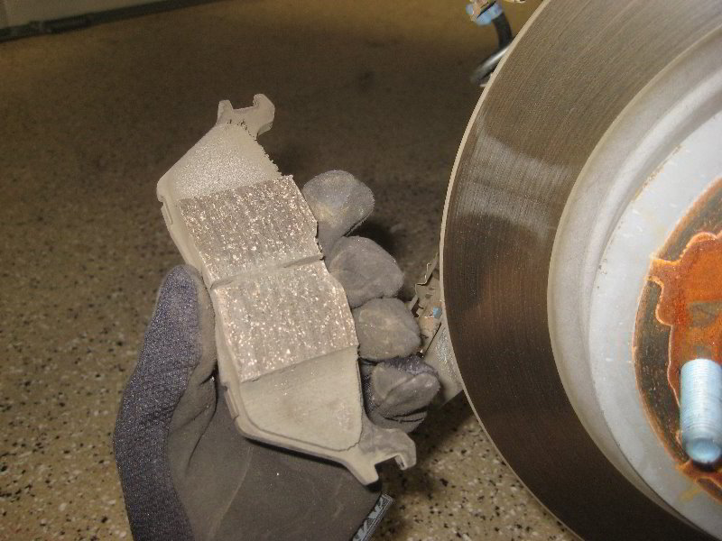 2018FordExpeditionRearDiscBrakePadsReplacementGuide022