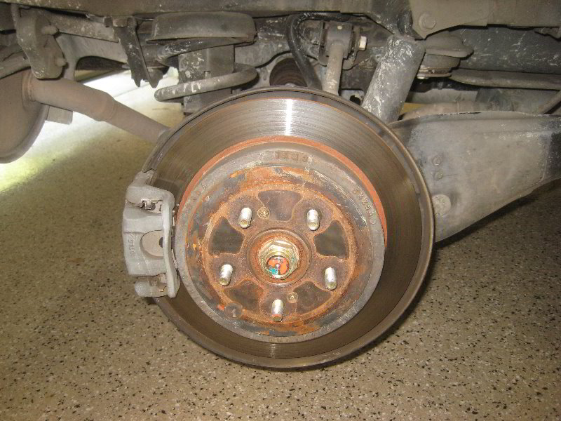 Acura-MDX-Rear-Brake-Pads-Replacement-Guide-006