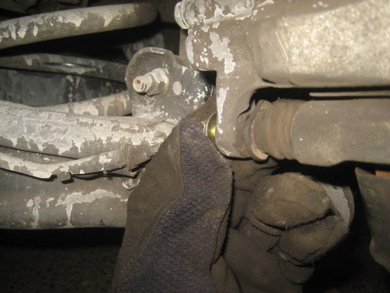 Acura-MDX-Rear-Brake-Pads-Replacement-Guide-033