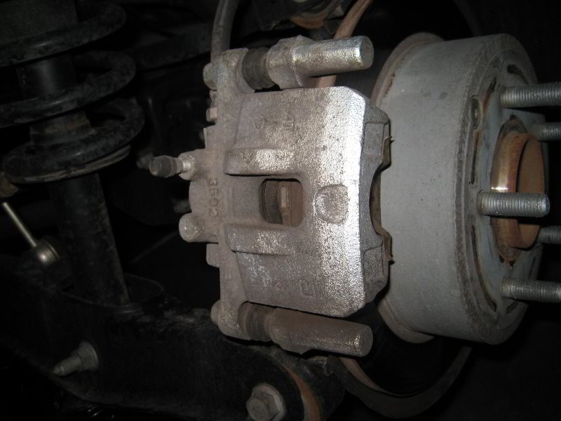 DodgeAvengerRearDiscBrakePadsReplacementGuide008