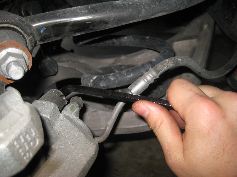 DodgeDurangoRearDiscBrakePadsReplacementGuide013