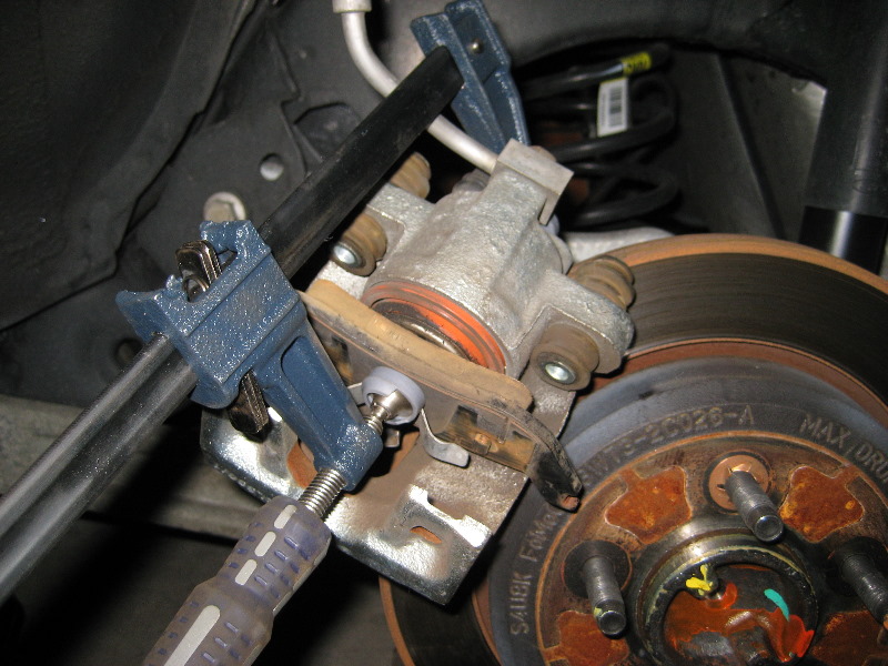 FordCrownVictoriaRearBrakePadsReplacementGuide020