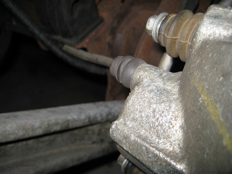 FordCrownVictoriaRearBrakePadsReplacementGuide030