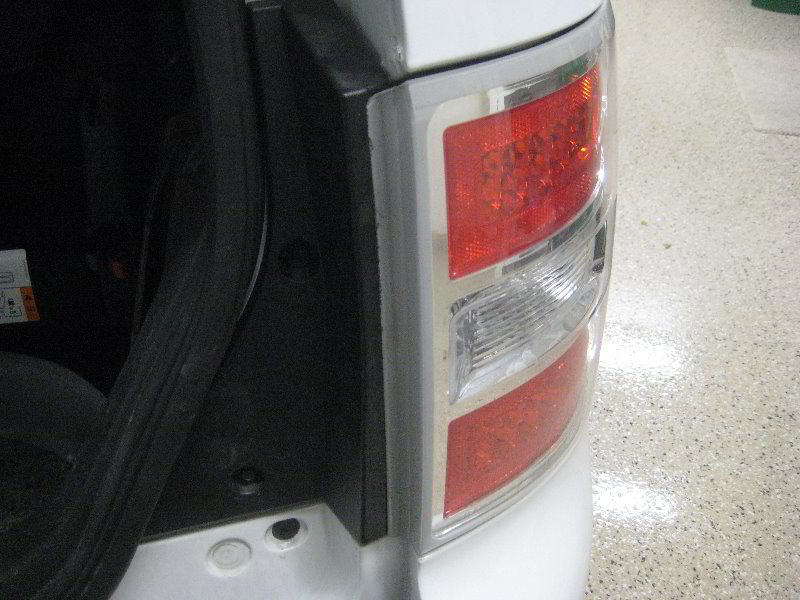 FordFlexReverseTailLightBulbsReplacementGuide021