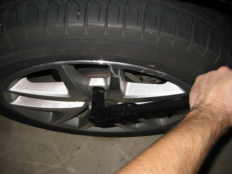 FordFusionRearBrakePadsReplacementGuide032