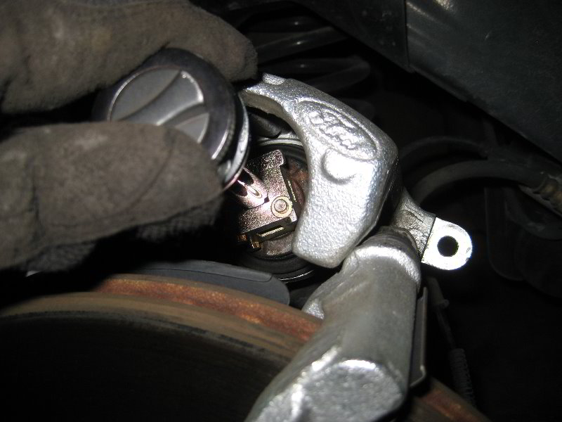 FordMustangRearBrakePadsReplacementGuide024