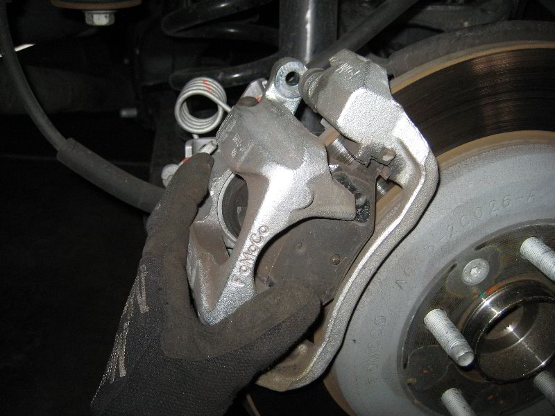 Ford-Taurus-Rear-Disc-Brake-Pads-Replacement-Guide-025