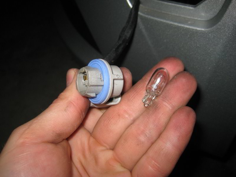 GMChevroletCruzeFrontSideMarkerLightBulbReplacementGuide005