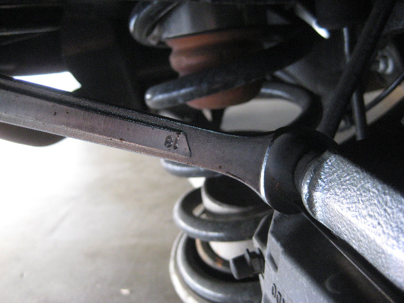 20072016GMCAcadiaRearDiscBrakePadsReplacementGuide010