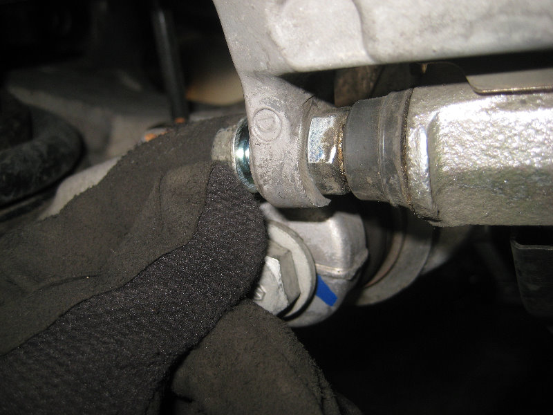 20072016GMCAcadiaRearDiscBrakePadsReplacementGuide032