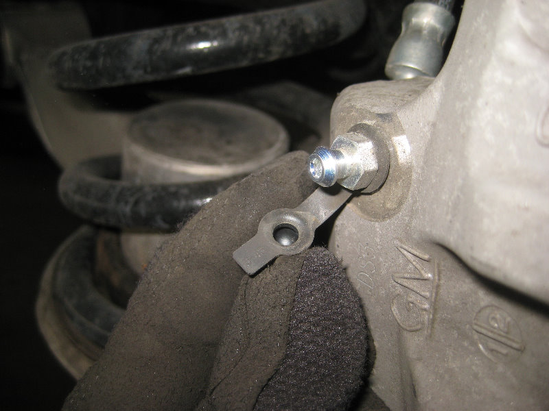 20072016GMCAcadiaRearDiscBrakePadsReplacementGuide036