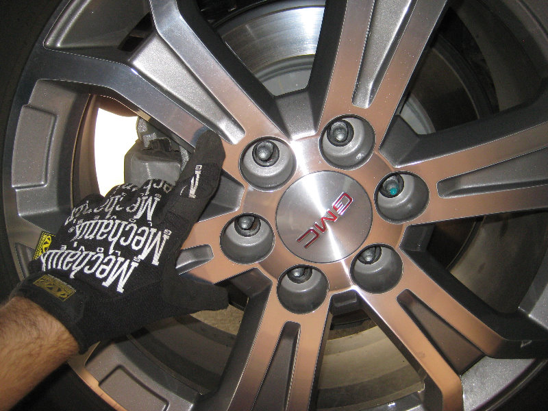 20072016GMCAcadiaRearDiscBrakePadsReplacementGuide037