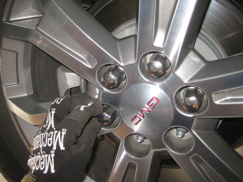 20072016GMCAcadiaRearDiscBrakePadsReplacementGuide038