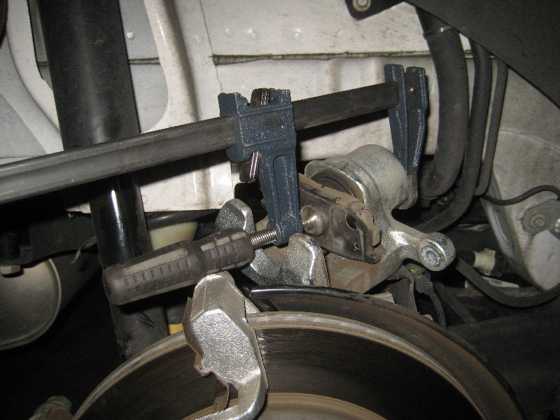 GMCTerrainRearDiscBrakePadsReplacementGuide024