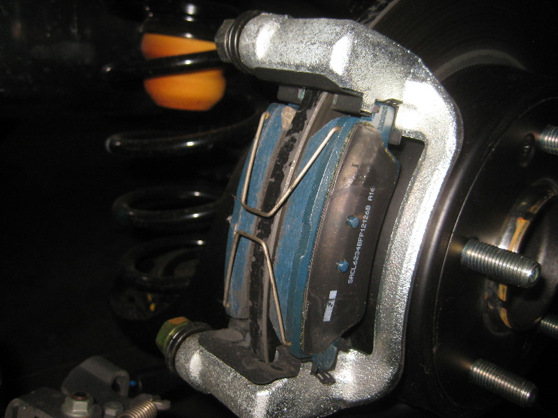 HyundaiVelosterRearBrakePadsReplacementGuide015