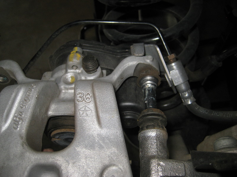 20142018JeepCherokeeRearBrakePadsReplacementGuide017