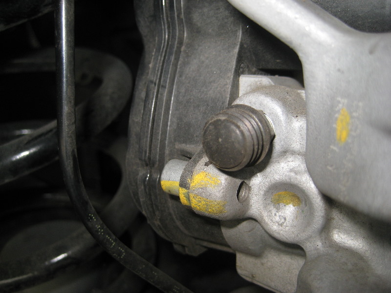 20142018JeepCherokeeRearBrakePadsReplacementGuide030