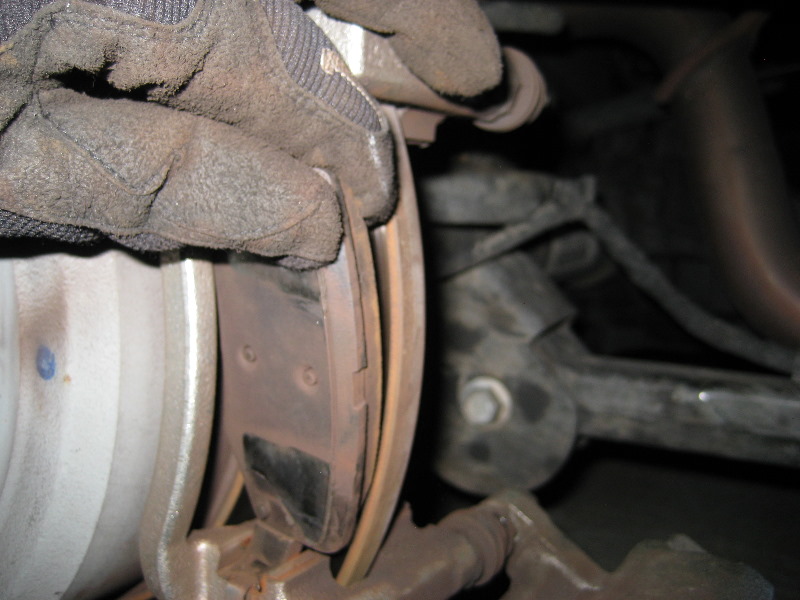 JeepLibertyRearBrakePadsReplacementGuide026