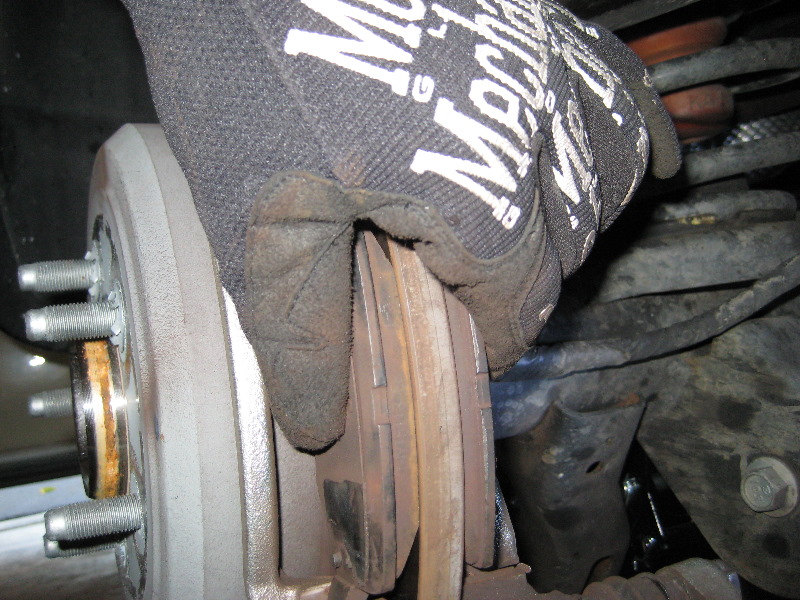 JeepLibertyRearBrakePadsReplacementGuide028