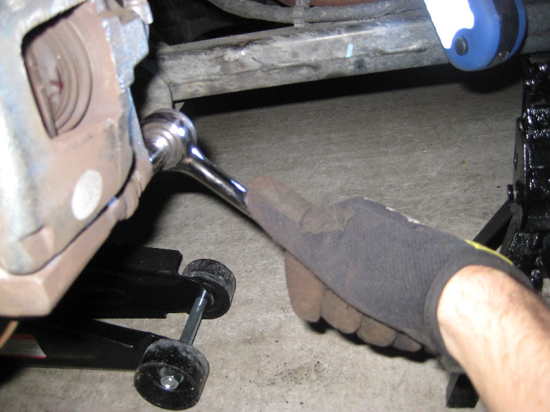 JeepLibertyRearBrakePadsReplacementGuide030