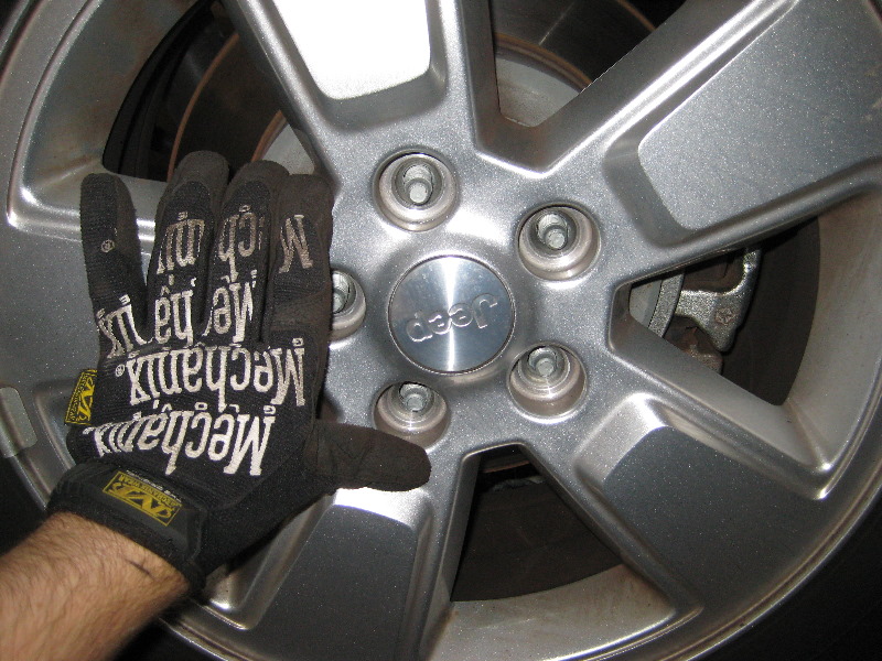 JeepLibertyRearBrakePadsReplacementGuide036