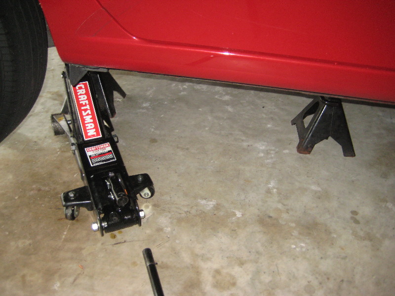 KiaForteRearDiscBrakePadsReplacementGuide003