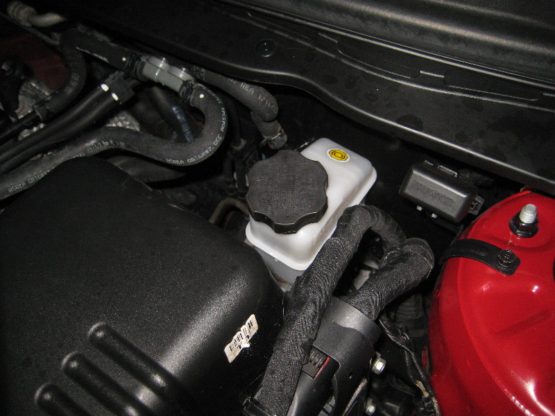 KiaForteRearDiscBrakePadsReplacementGuide020