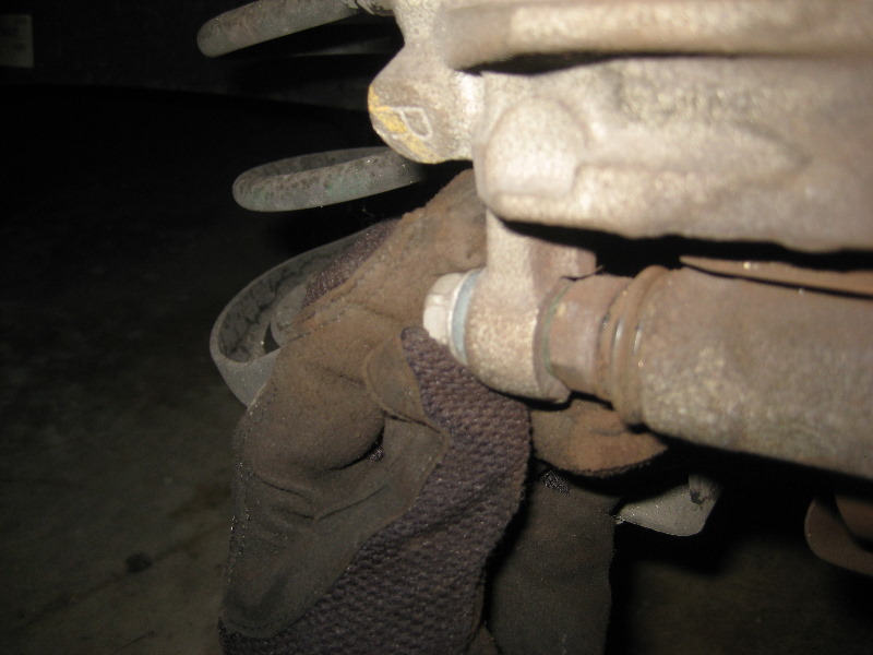 KiaForteRearDiscBrakePadsReplacementGuide028