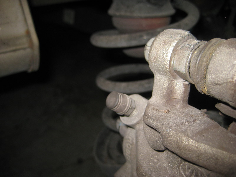 KiaForteRearDiscBrakePadsReplacementGuide032