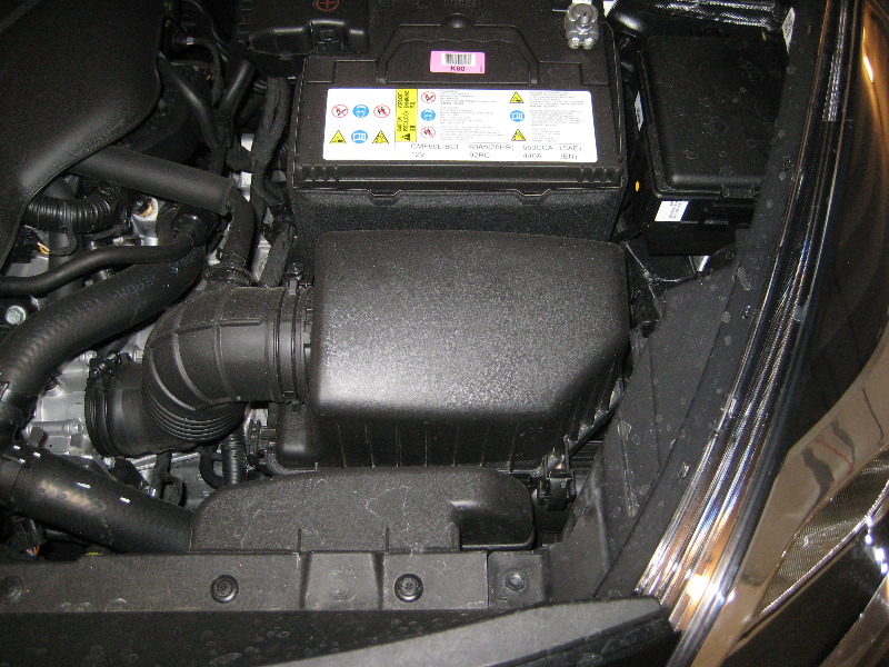 KiaRioEngineAirFilterReplacementGuide001