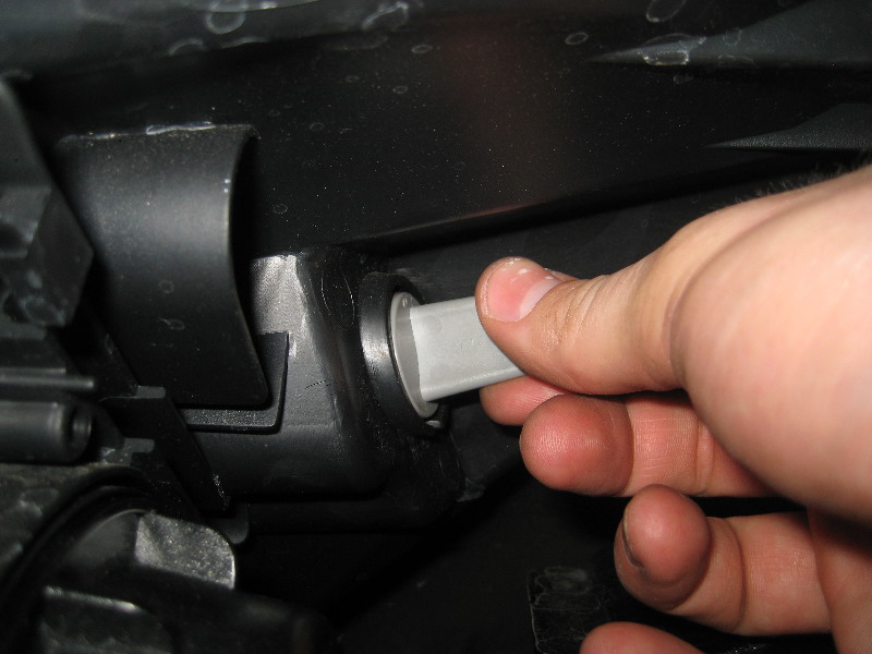 KiaRioHeadlightBulbsReplacementGuide032