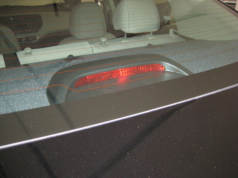 KiaRioHighMount3rdBrakeLightBulbReplacementGuide001