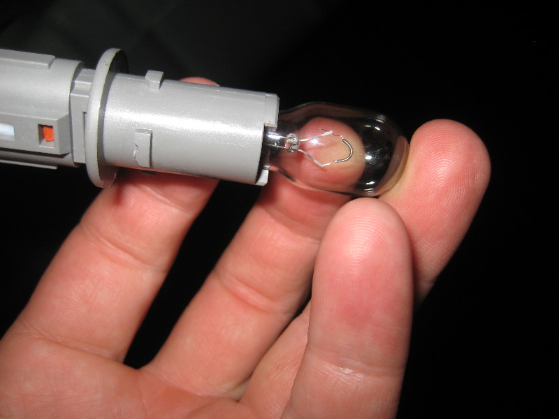 KiaRioHighMount3rdBrakeLightBulbReplacementGuide006