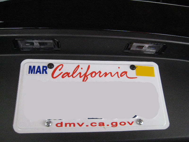 KiaRioLicensePlateLightBulbsReplacementGuide001